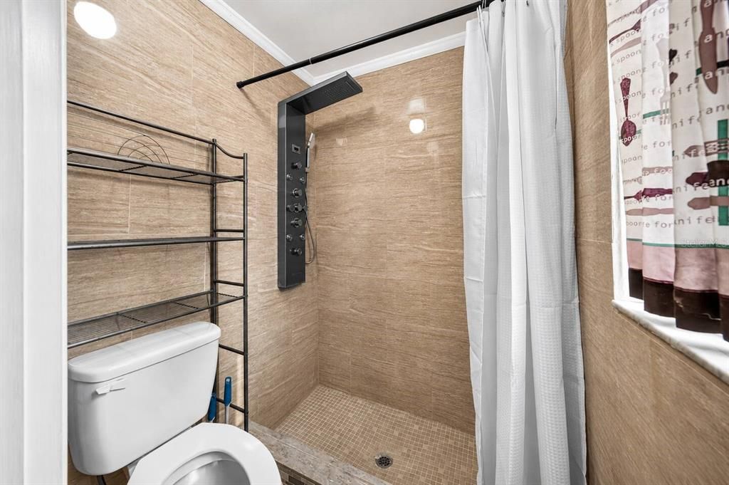 For Rent: $3,250 (3 beds, 2 baths, 1220 Square Feet)