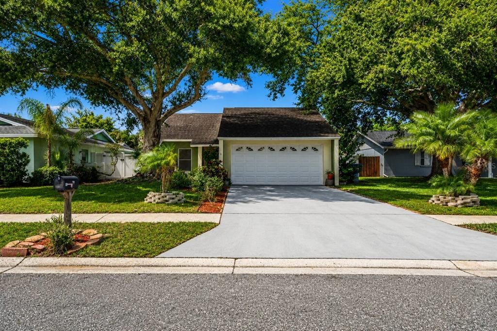 For Rent: $3,250 (3 beds, 2 baths, 1220 Square Feet)