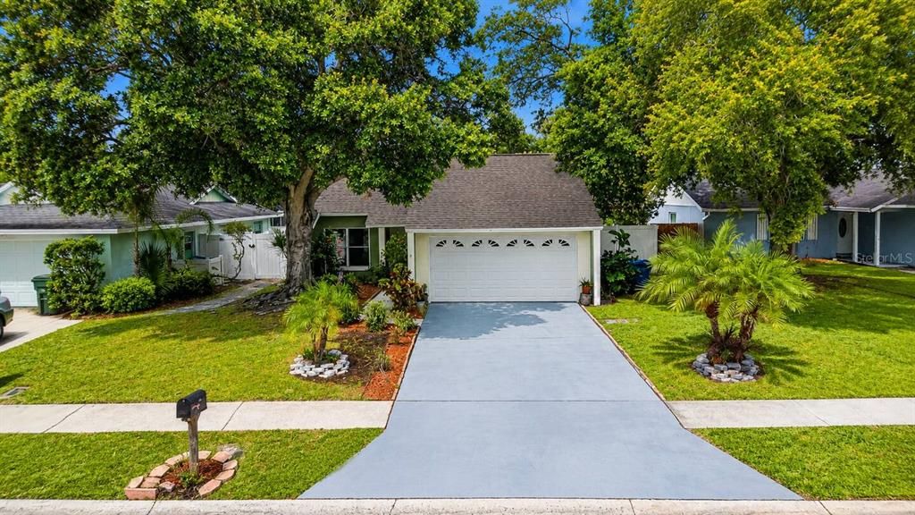For Rent: $3,250 (3 beds, 2 baths, 1220 Square Feet)