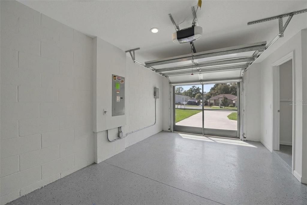 For Sale: $250,000 (2 beds, 2 baths, 1044 Square Feet)
