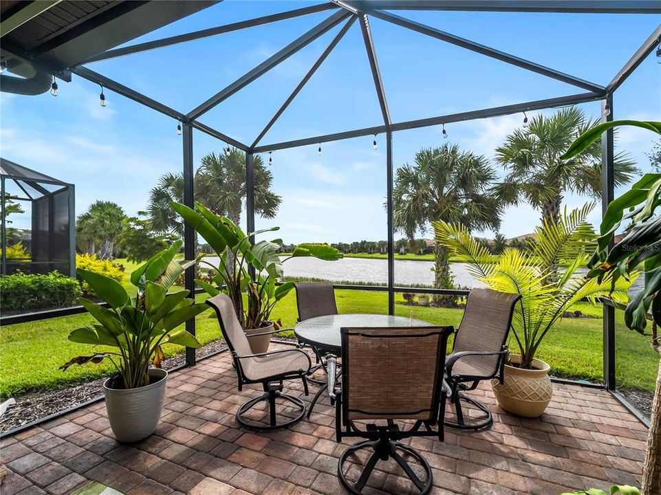 For Sale: $425,000 (2 beds, 2 baths, 1611 Square Feet)