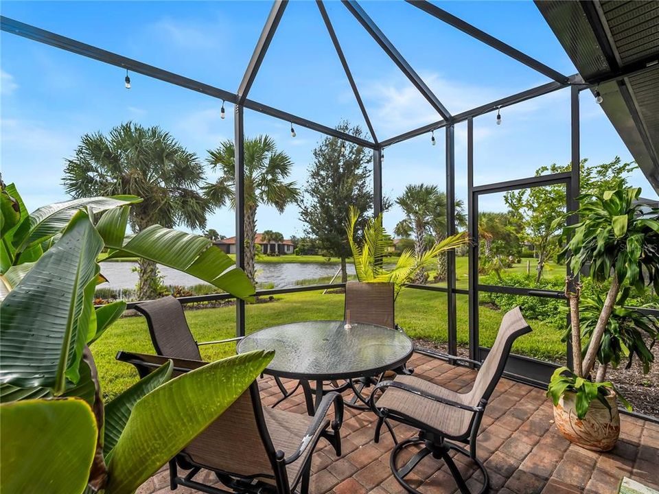 For Sale: $425,000 (2 beds, 2 baths, 1611 Square Feet)