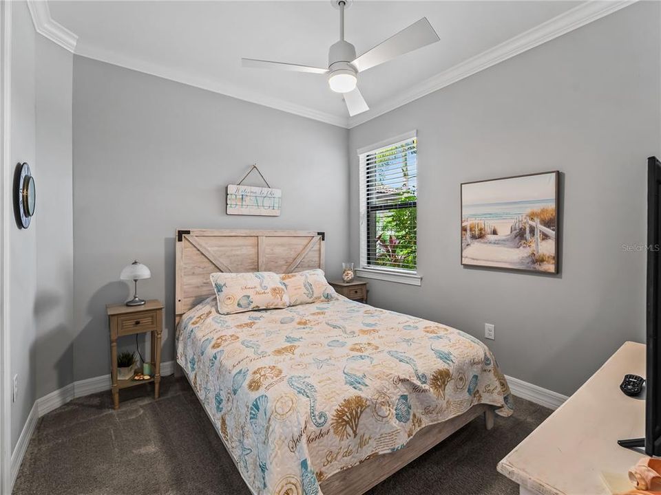 For Sale: $425,000 (2 beds, 2 baths, 1611 Square Feet)