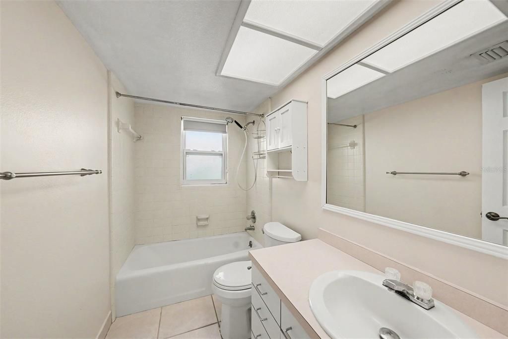 На продажу: $550,000 (3 спален, 2 ванн, 1424 Квадратных фут)