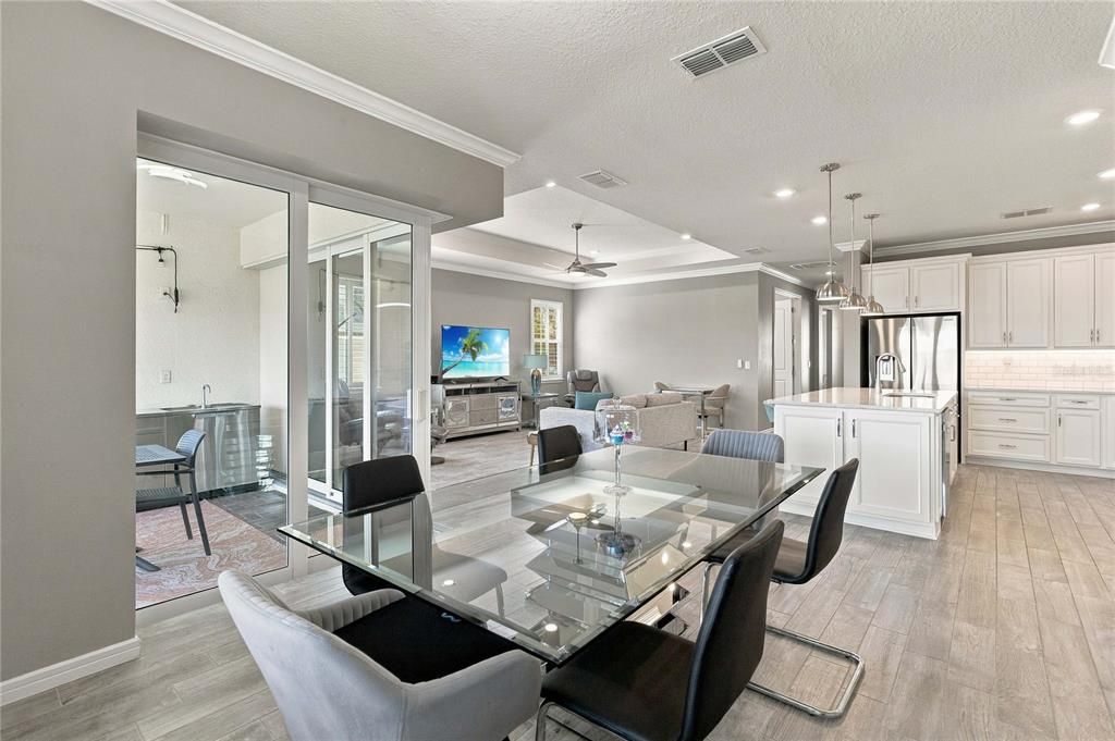 En Venta: $549,980 (3 camas, 2 baños, 2084 Pies cuadrados)