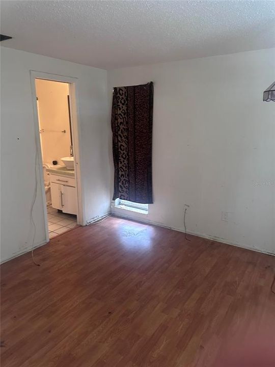 На продажу: $227,500 (2 спален, 1 ванн, 816 Квадратных фут)