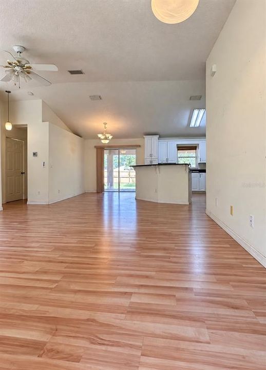 En Venta: $259,900 (3 camas, 2 baños, 1390 Pies cuadrados)