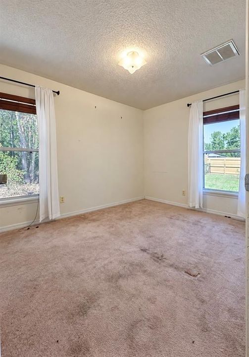En Venta: $259,900 (3 camas, 2 baños, 1390 Pies cuadrados)