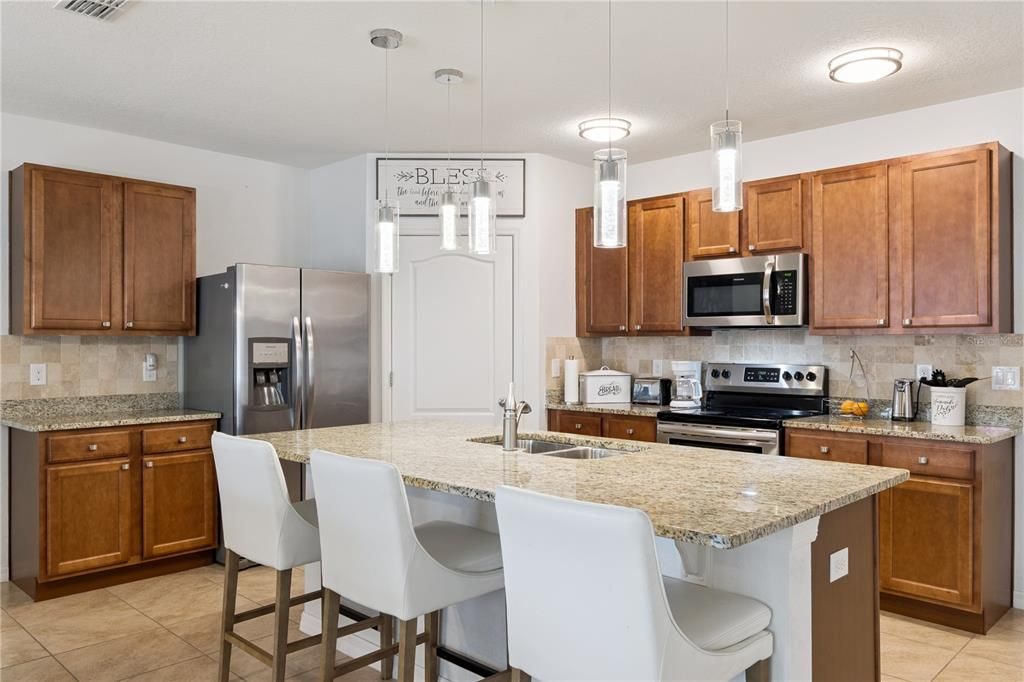 For Sale: $399,900 (4 beds, 2 baths, 1846 Square Feet)