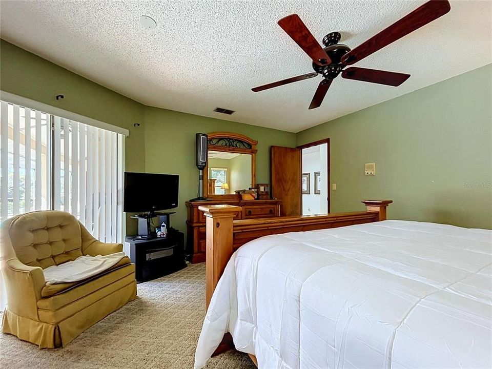 For Sale: $360,000 (3 beds, 2 baths, 1732 Square Feet)