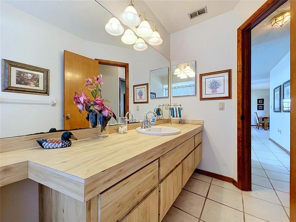 For Sale: $360,000 (3 beds, 2 baths, 1732 Square Feet)