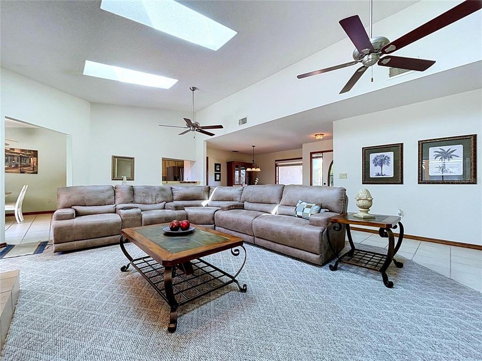 For Sale: $360,000 (3 beds, 2 baths, 1732 Square Feet)