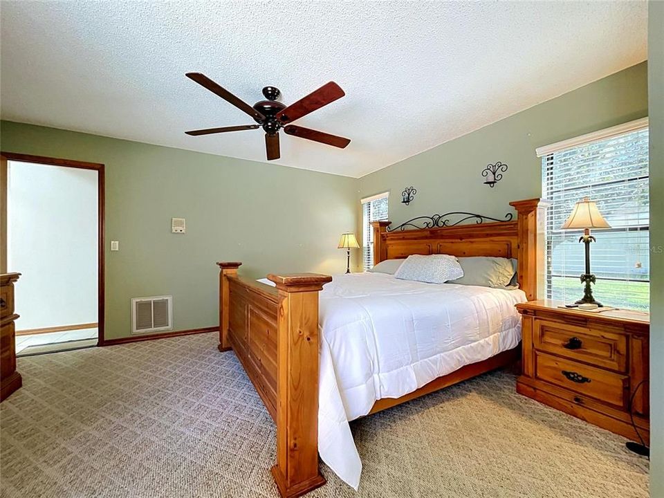 For Sale: $360,000 (3 beds, 2 baths, 1732 Square Feet)