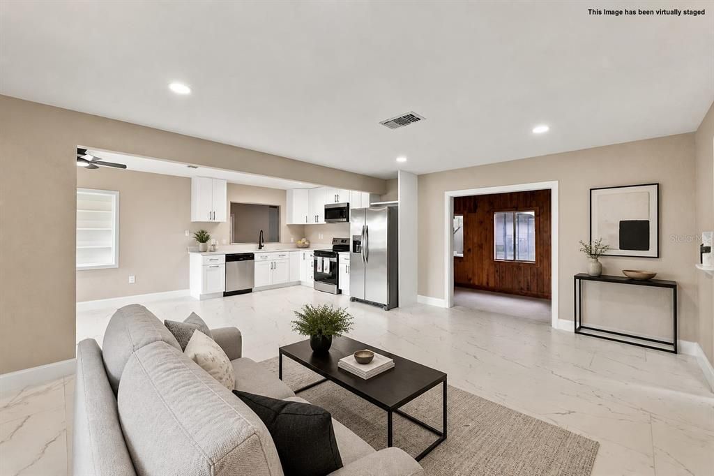 En Venta: $399,000 (4 camas, 2 baños, 2206 Pies cuadrados)