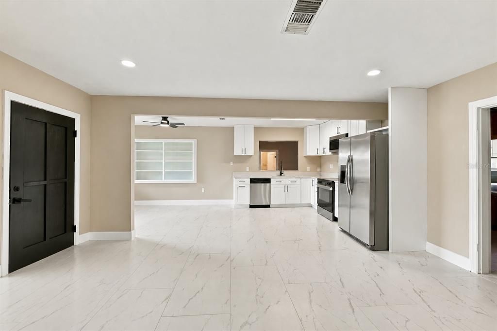 En Venta: $399,000 (4 camas, 2 baños, 2206 Pies cuadrados)