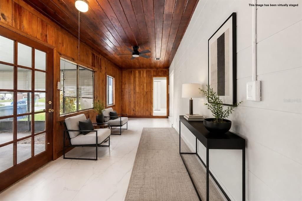 En Venta: $399,000 (4 camas, 2 baños, 2206 Pies cuadrados)