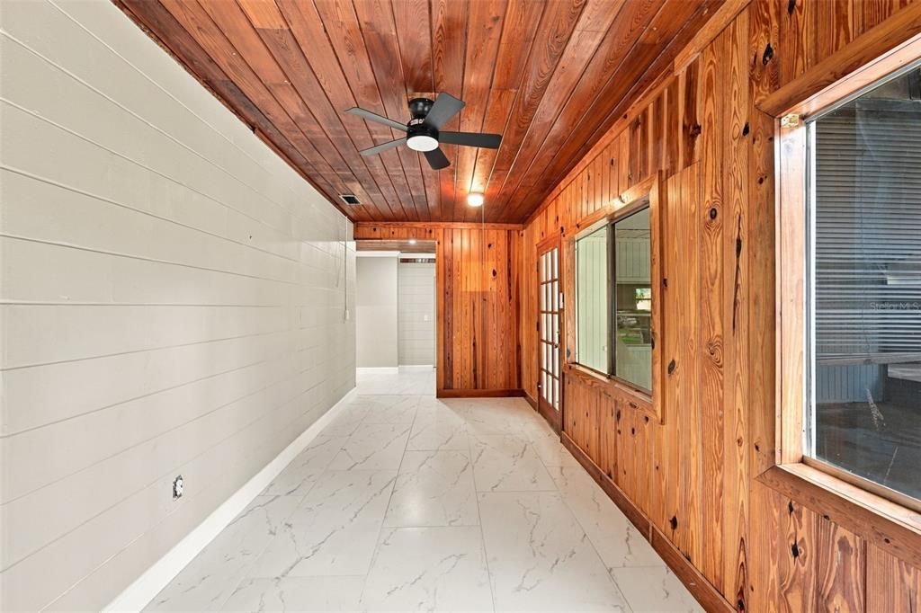 En Venta: $399,000 (4 camas, 2 baños, 2206 Pies cuadrados)