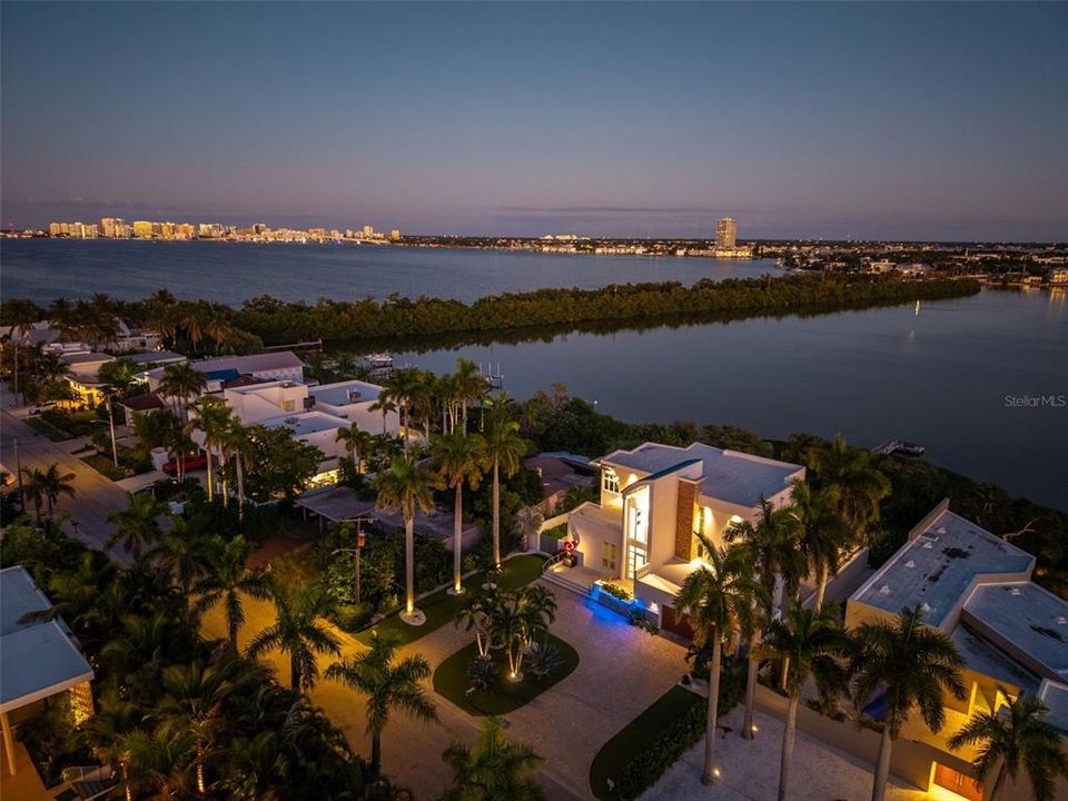 For Sale: $6,775,000 (5 beds, 3 baths, 4284 Square Feet)