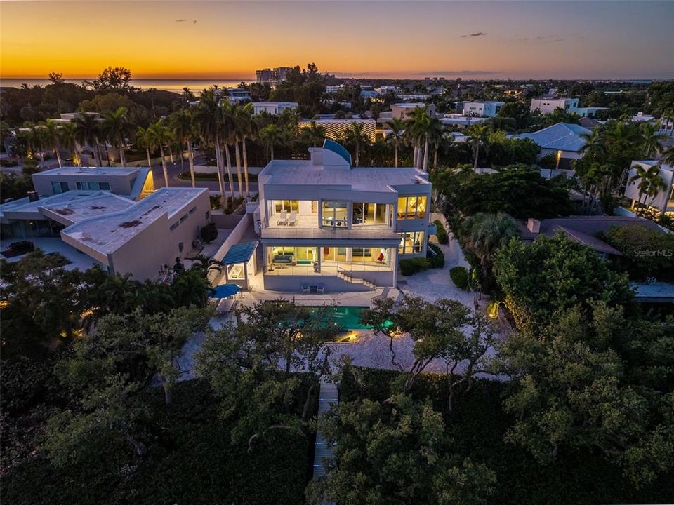 For Sale: $6,775,000 (5 beds, 3 baths, 4284 Square Feet)