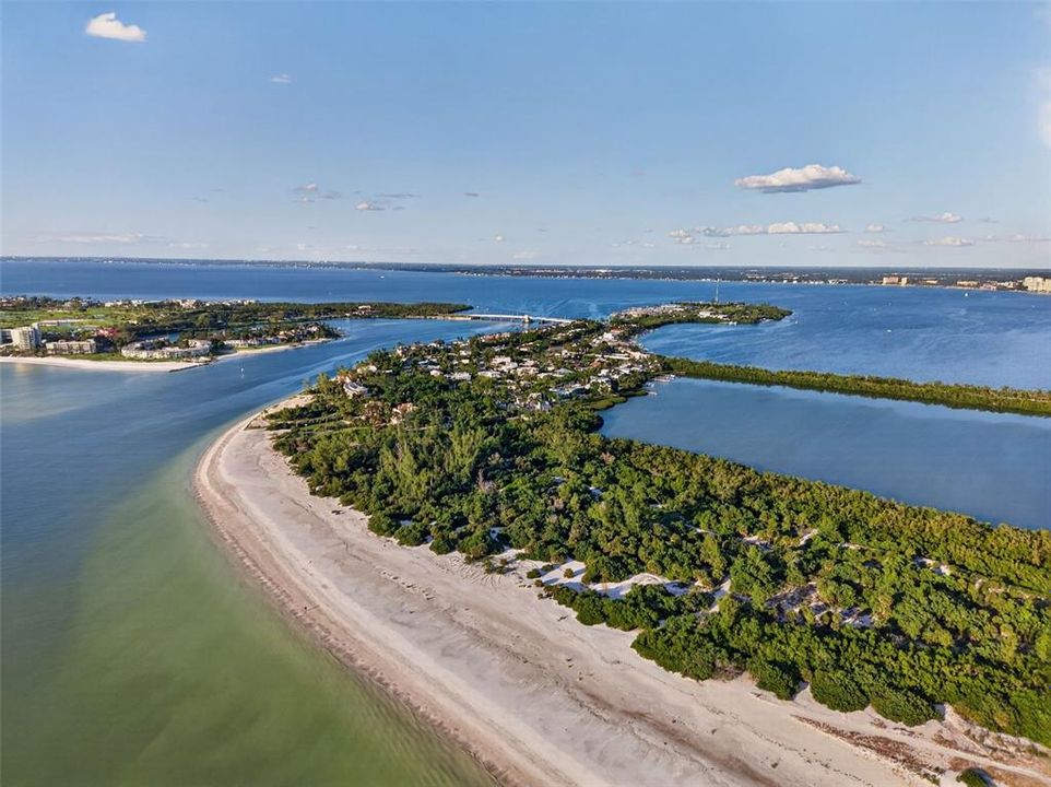 For Sale: $6,775,000 (5 beds, 3 baths, 4284 Square Feet)