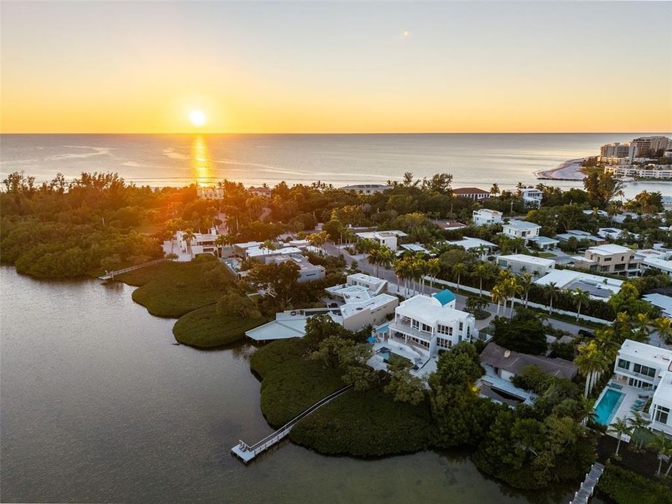 For Sale: $6,775,000 (5 beds, 3 baths, 4284 Square Feet)