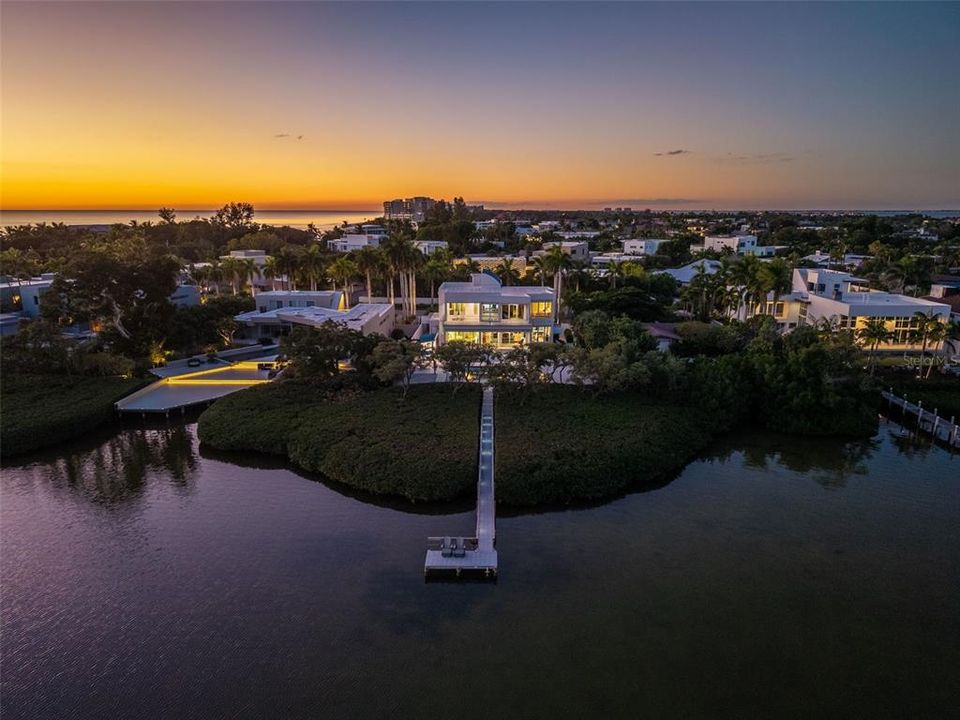 For Sale: $6,775,000 (5 beds, 3 baths, 4284 Square Feet)