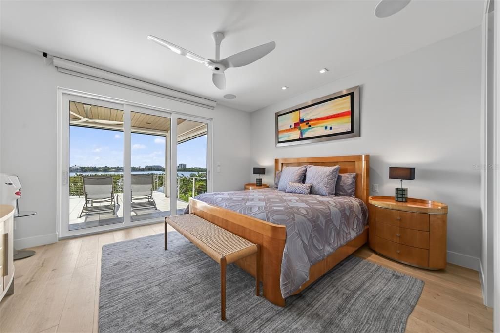 For Sale: $6,775,000 (5 beds, 3 baths, 4284 Square Feet)