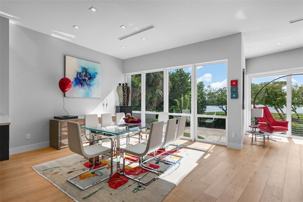For Sale: $6,775,000 (5 beds, 3 baths, 4284 Square Feet)