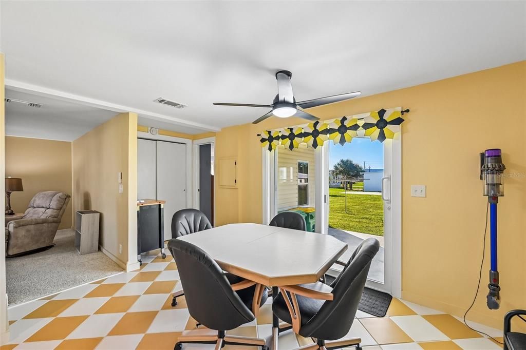 En Venta: $174,000 (2 camas, 2 baños, 1120 Pies cuadrados)