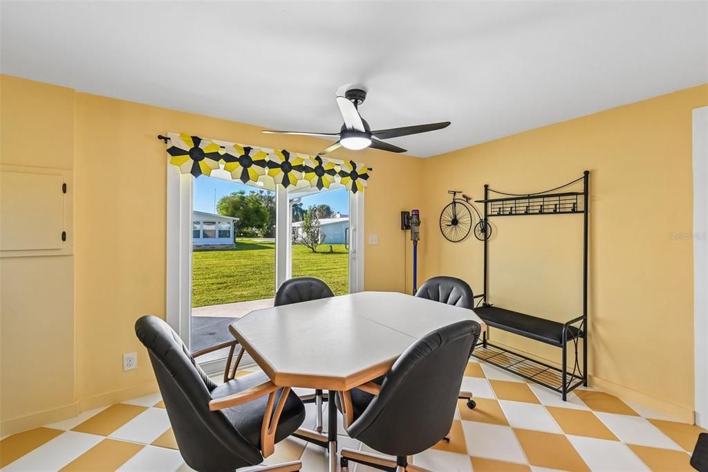 En Venta: $174,000 (2 camas, 2 baños, 1120 Pies cuadrados)