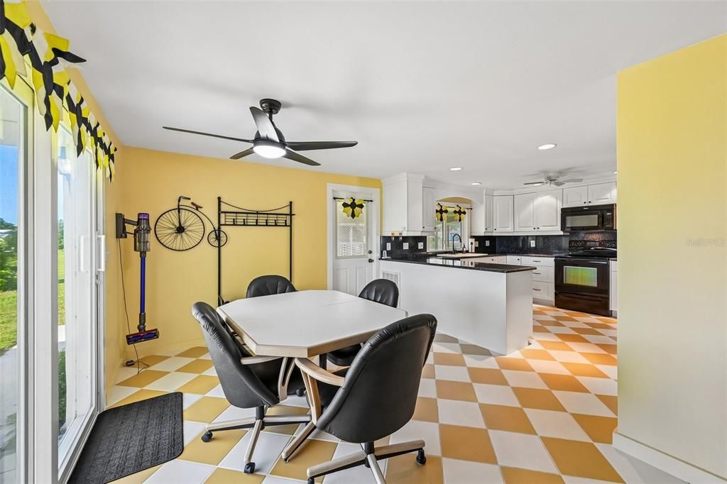 En Venta: $174,000 (2 camas, 2 baños, 1120 Pies cuadrados)