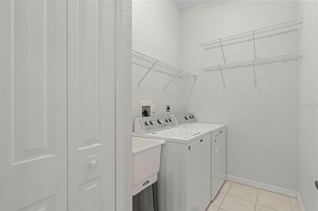 En Venta: $565,000 (3 camas, 2 baños, 2383 Pies cuadrados)