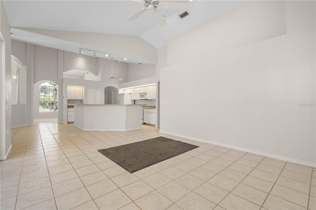 En Venta: $565,000 (3 camas, 2 baños, 2383 Pies cuadrados)