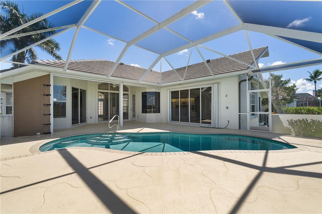 En Venta: $565,000 (3 camas, 2 baños, 2383 Pies cuadrados)