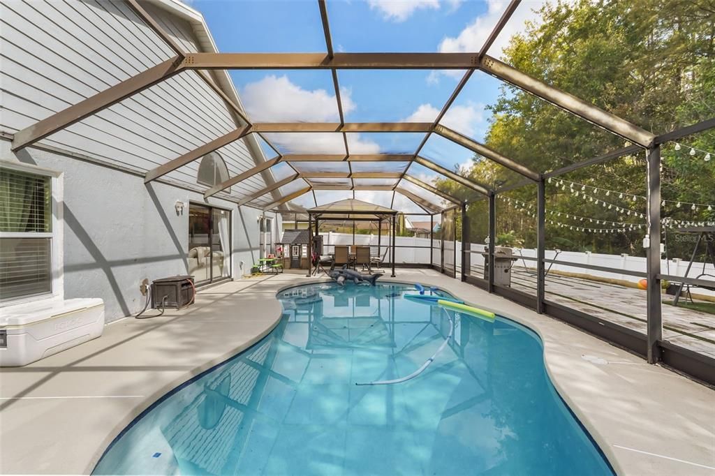 For Sale: $437,000 (4 beds, 2 baths, 1767 Square Feet)
