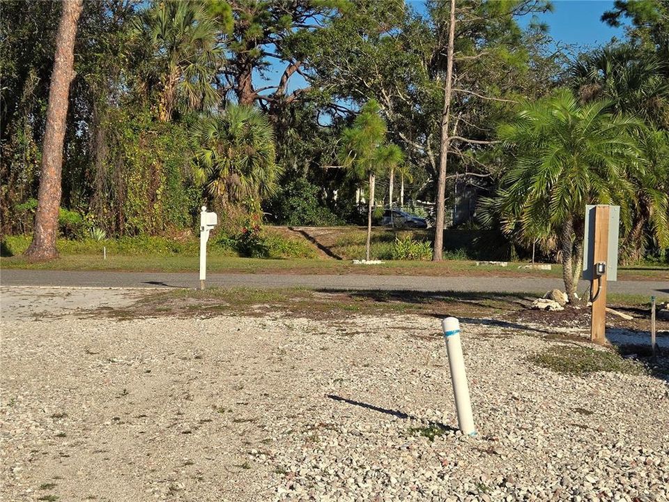 待售: $120,000 (0.13 acres)