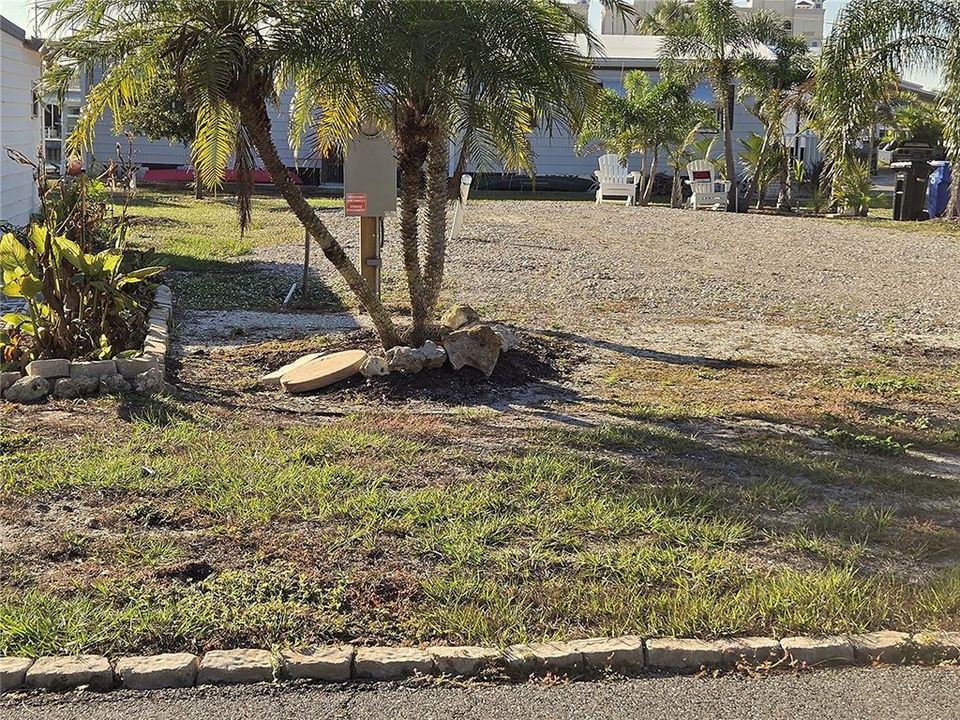 待售: $120,000 (0.13 acres)