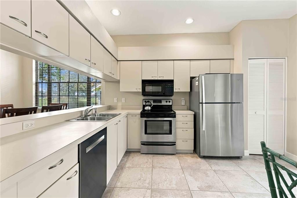 En Venta: $325,000 (2 camas, 2 baños, 1464 Pies cuadrados)