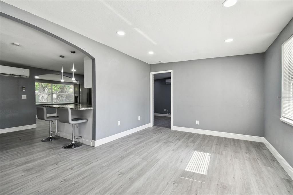 For Rent: $1,595 (3 beds, 2 baths, 1404 Square Feet)