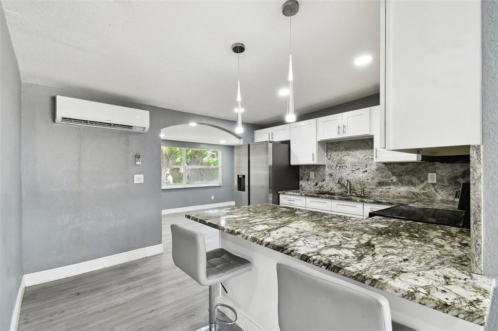 For Rent: $1,595 (3 beds, 2 baths, 1404 Square Feet)