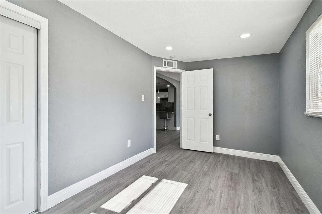 For Rent: $1,595 (3 beds, 2 baths, 1404 Square Feet)