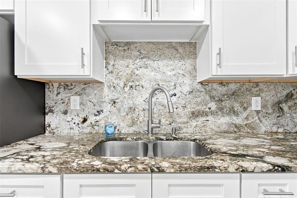 For Rent: $1,595 (3 beds, 2 baths, 1404 Square Feet)