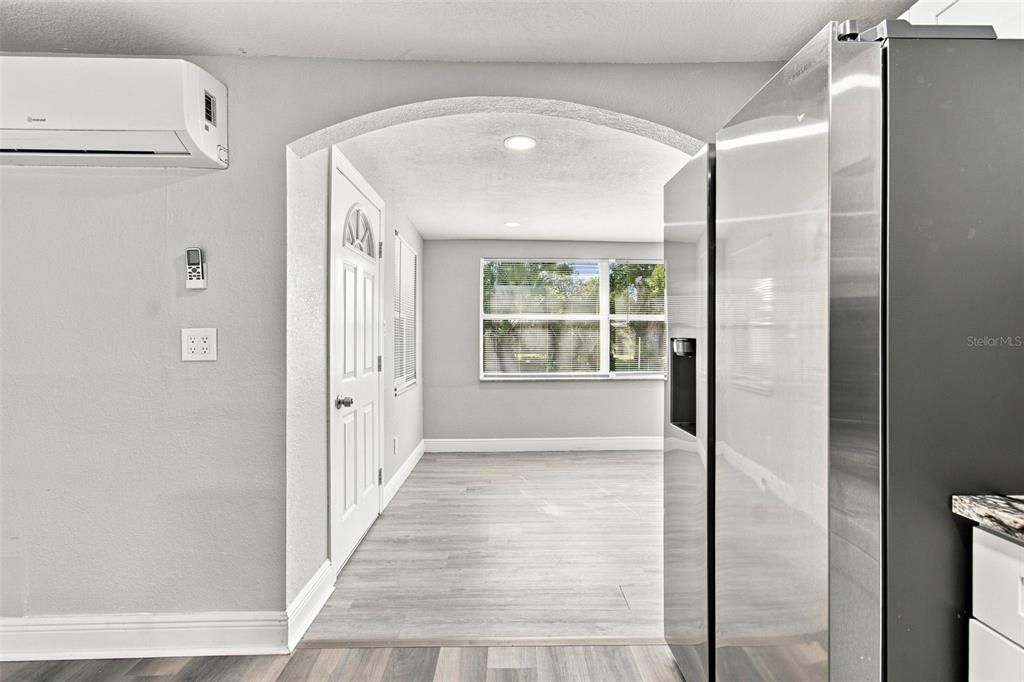 For Rent: $1,595 (3 beds, 2 baths, 1404 Square Feet)