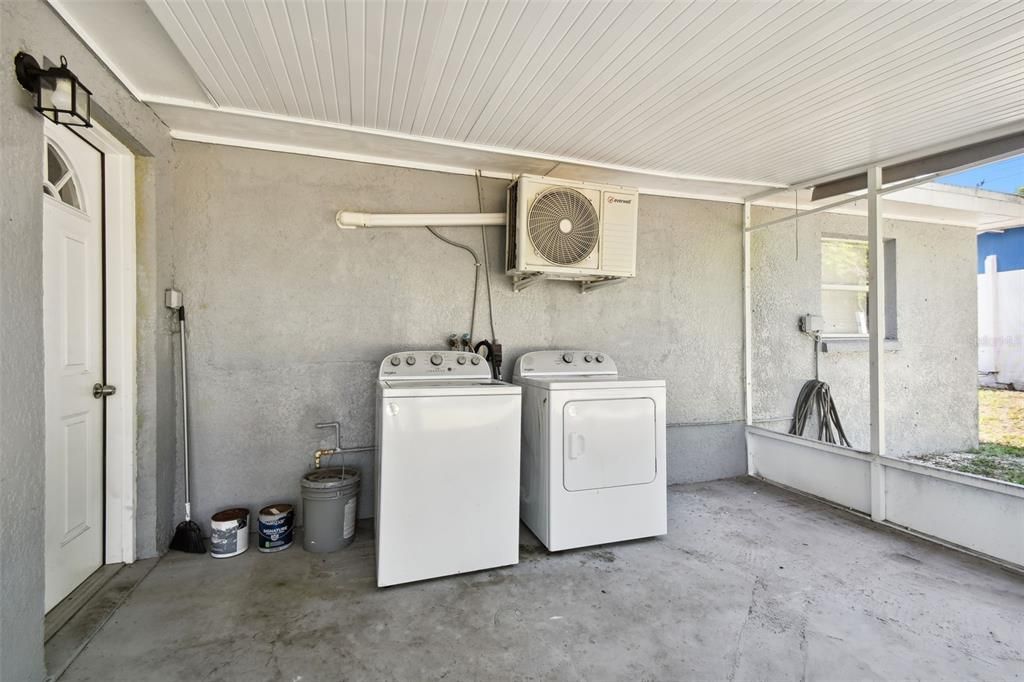 For Rent: $1,595 (3 beds, 2 baths, 1404 Square Feet)
