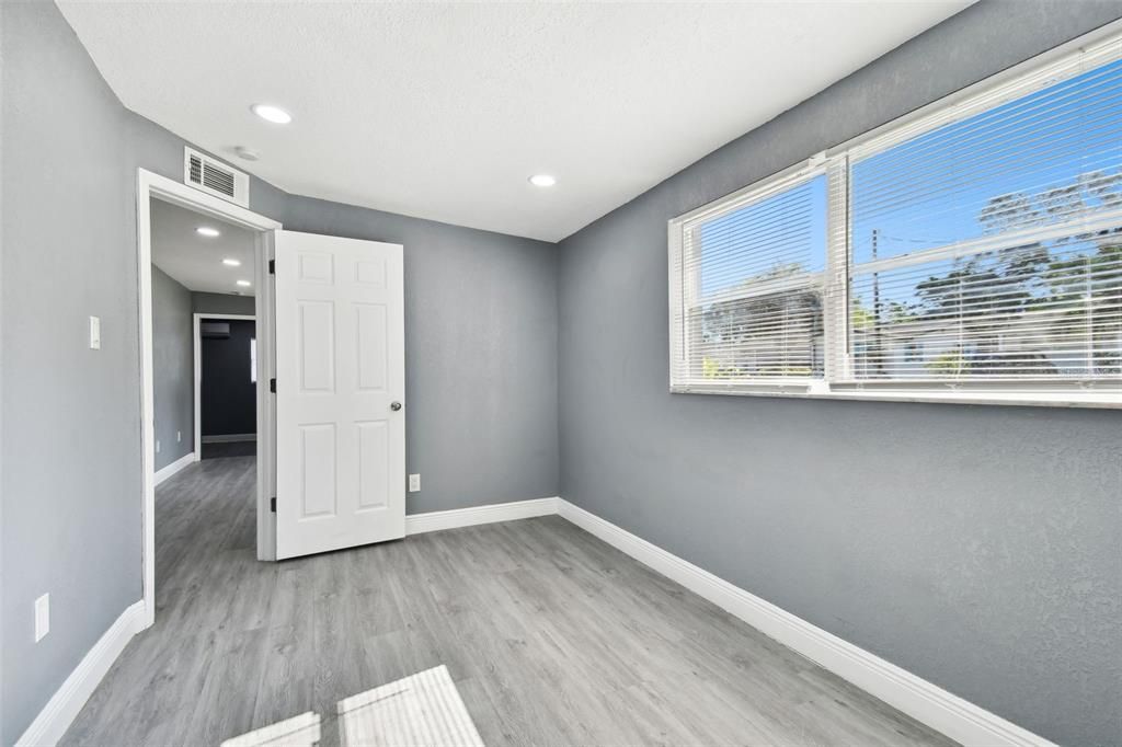 For Rent: $1,595 (3 beds, 2 baths, 1404 Square Feet)