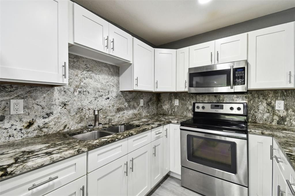 For Rent: $1,595 (3 beds, 2 baths, 1404 Square Feet)