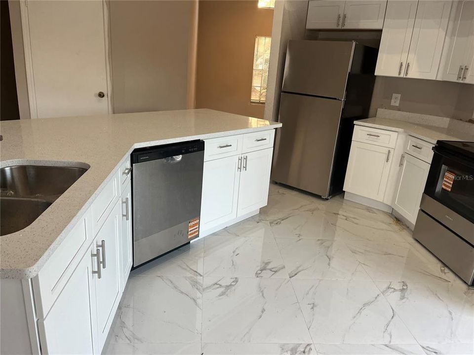 В аренду: $2,500 (4 спален, 3 ванн, 2018 Квадратных фут)