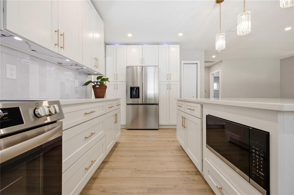 For Sale: $699,000 (3 beds, 2 baths, 1675 Square Feet)
