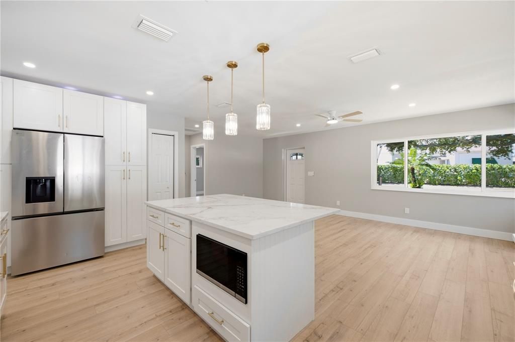For Sale: $699,000 (3 beds, 2 baths, 1675 Square Feet)