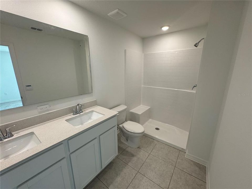 En Venta: $309,990 (4 camas, 2 baños, 1643 Pies cuadrados)